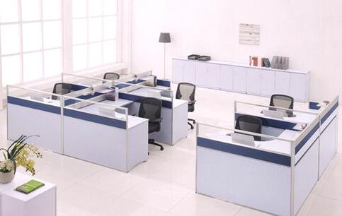 員工屏風辦公桌這樣擺 一輩子別想出頭！